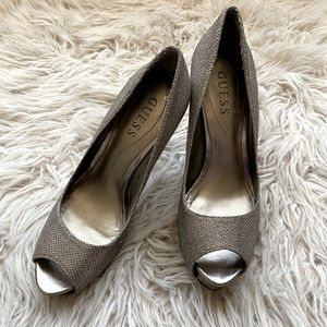 Guess Glittery Peep Toe Platform Pumps size 7
